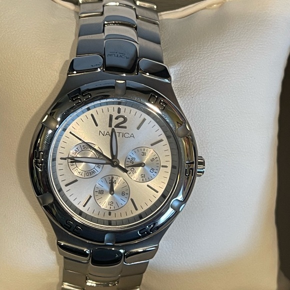 Nautica Silver Metal Bracelet Watch - Picture 1 of 4